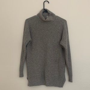 Uniqlo grey chunky turtleneck sweater (Size S)